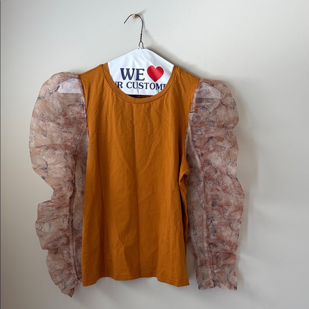 En Saison Blouse with Sheer Sleeves